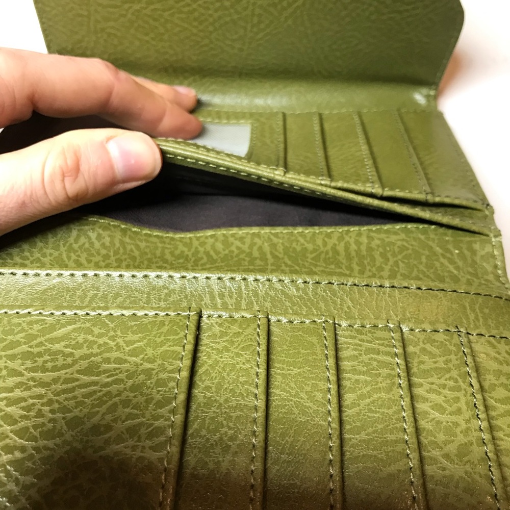 Matt & Nat Wallet - Picture 5 of 9